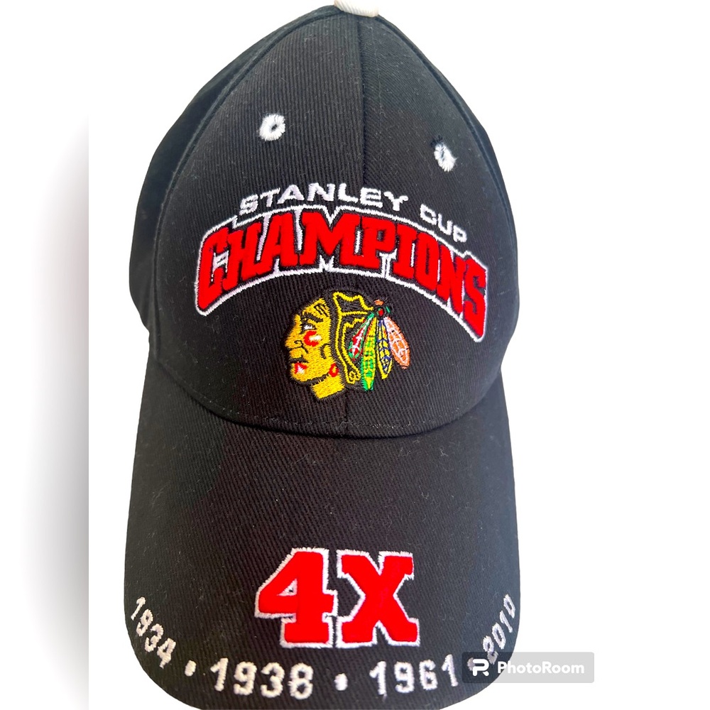 Rare NHL Black/Red Hat Chicago Blackhawks by Fan Favorite.  Size = Adjustable.